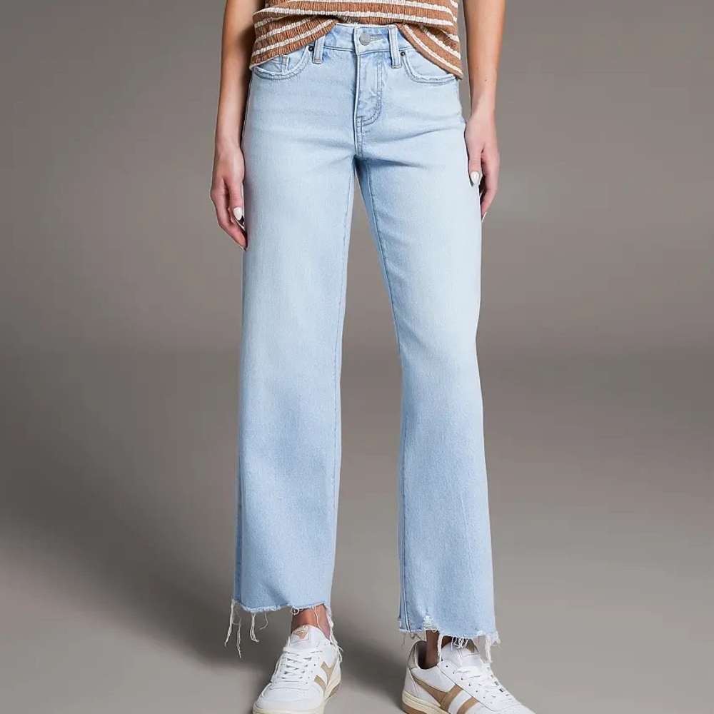 Buckle Andi Cropped Wide Leg Stretch Jean‎
